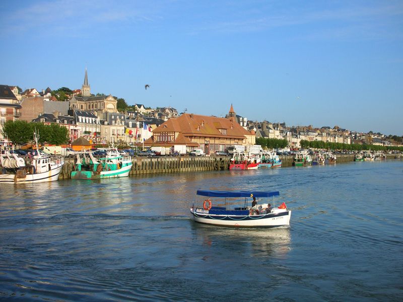 Découvrez le port de pêche et le marché au poisson de Trouville-sur-Mer