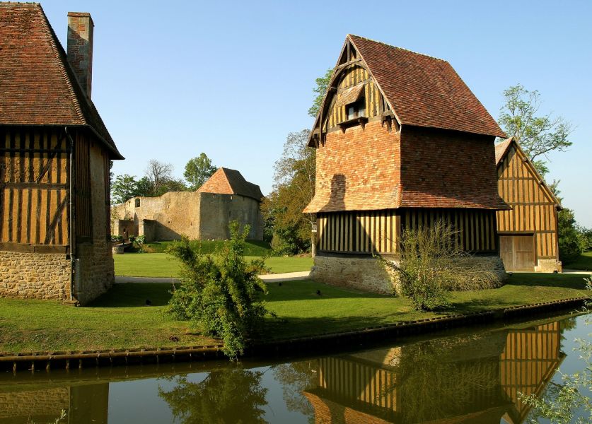 Plongez dans le moyen-âge au château de Crèvecoeur-en-Auge