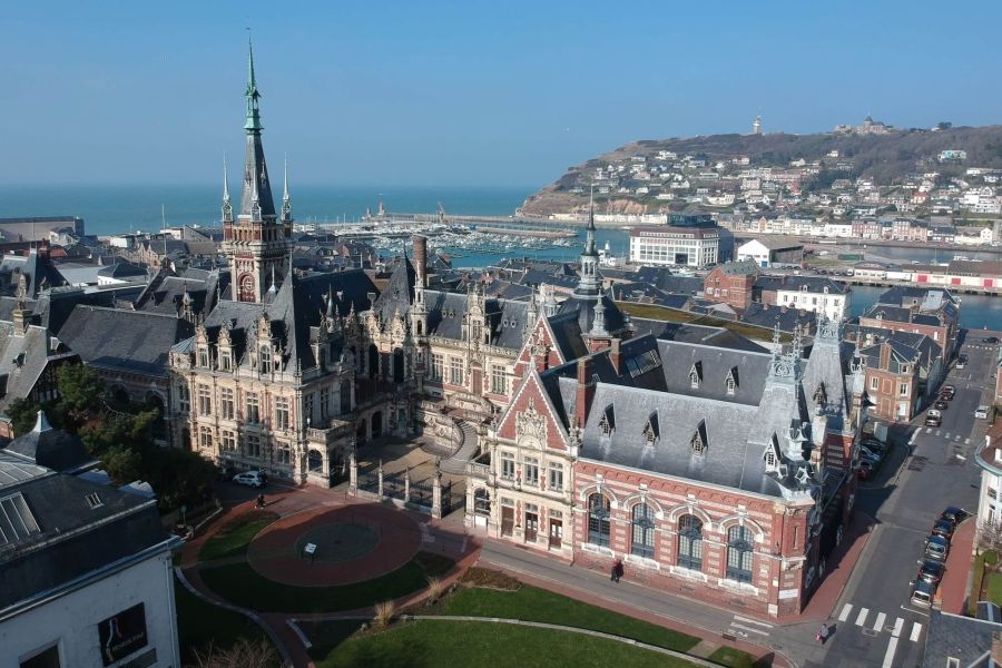 Découvrez l&rsquo;incroyable histoire de Bénédictine dans son flamboyant palais hors du commun